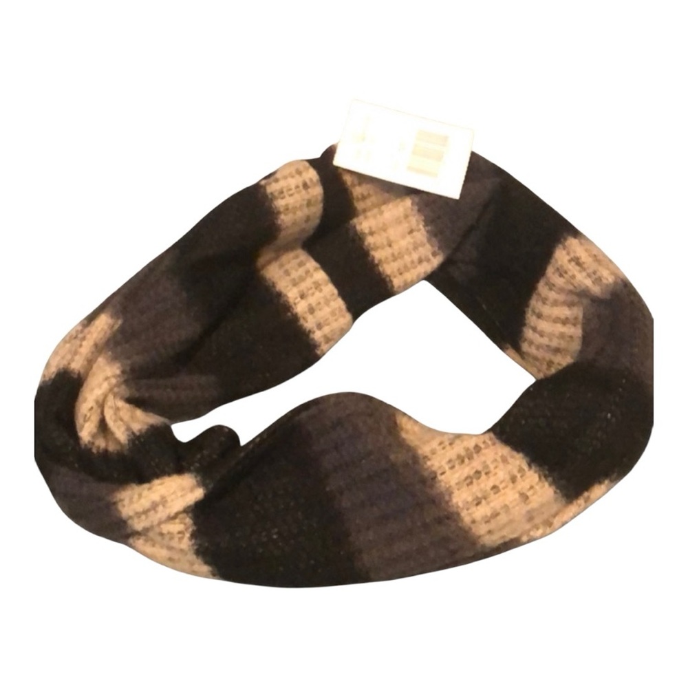 Madison 88 NWT infinity Over head Wrap/scarf host pick